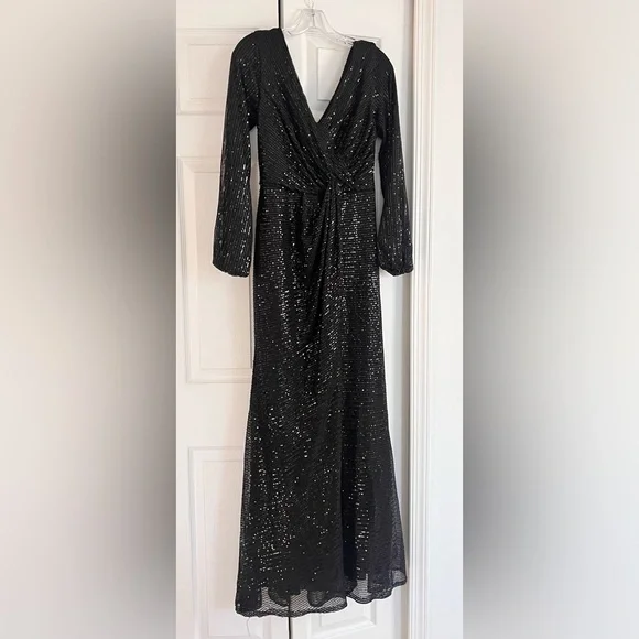 Elegant Black Sequin Dress - Picture 1 of 5